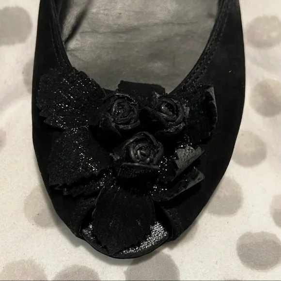 Donald Pliner Black Suede Flower Peep Toe with Elastic Flats Size 6