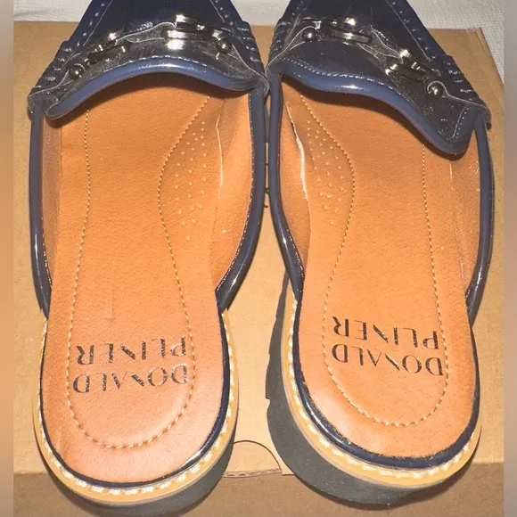 Donald Pliner Women's Elta Navy-Crinkle Patent Slip On Loafers - Sz 7.5 - NWOB