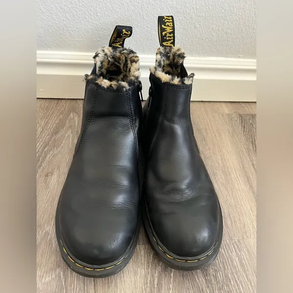 Dr. Doc Martens 2976 Leopard Faux Fur Chelsea Boots Size 6