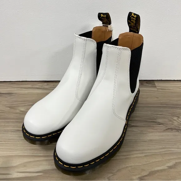 Dr Doc Martens Unisex 2976 YS Platform White Chelsea Boots Sz M 9/W 10 $210 NWOB