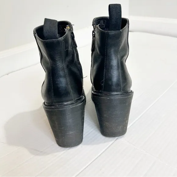 Dr. Marten Magdalena Leather Heeled Chelsea Boots Size EU 38 Size 7 AW004 Black