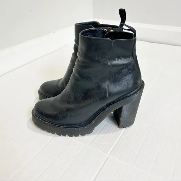 Dr. Marten Magdalena Leather Heeled Chelsea Boots Size EU 38 Size 7 AW004 Black