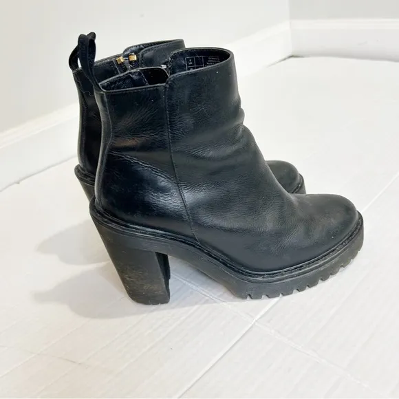 Dr. Marten Magdalena Leather Heeled Chelsea Boots Size EU 38 Size 7 AW004 Black