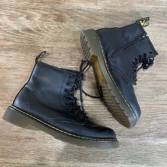 Dr. Marten’s 1460 boots Junior US 3