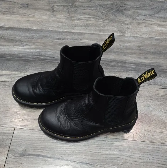 Dr. Martens 2976 Black Leather Boots M 6 And L 7