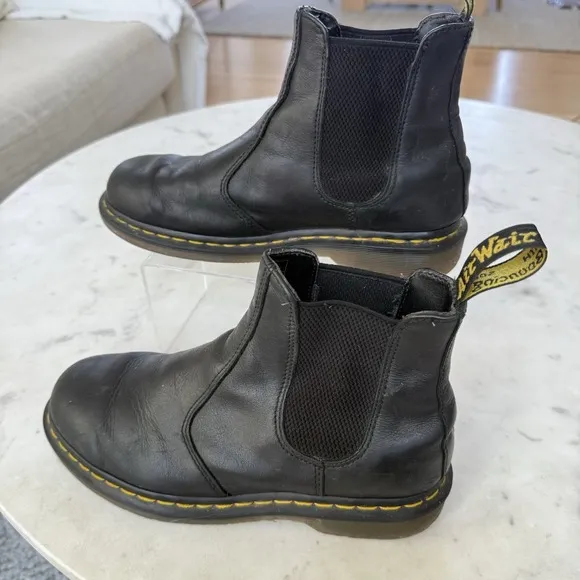 Dr. Martens 2976 Black Smooth Leather Chelsea Boots Eu 41 Men's 8 Women's 9