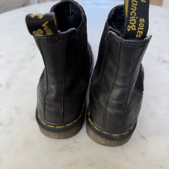 Dr. Martens 2976 Black Smooth Leather Chelsea Boots Eu 41 Men's 8 Women's 9