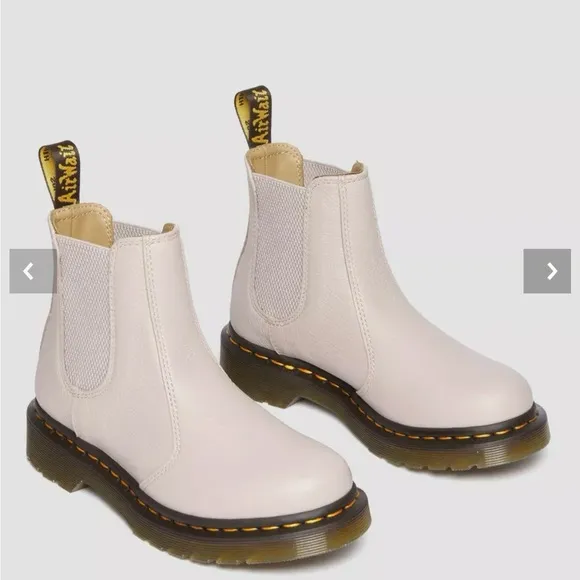 Dr. Marten’s 2976 Chelsea Boots in Vintage Taupe