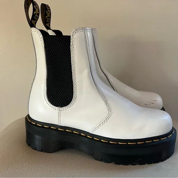 Dr Martens 2976 Quad White Leather Platform Chelsea Ankle Boots Women’s Size 6