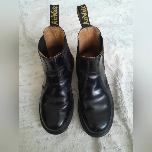 Dr. Martens 2976 Smooth Leather Platform Chelsea Boots Size 4