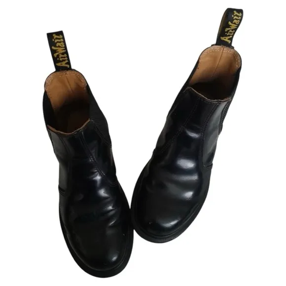 Dr. Martens 2976 Smooth Leather Platform Chelsea Boots Size 4