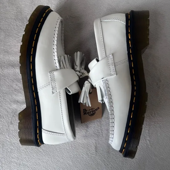 DR. MARTENS ADRIAN YS LEATHER TASSEL LOAFERS Size Men's 5 Women's 6 Whit…