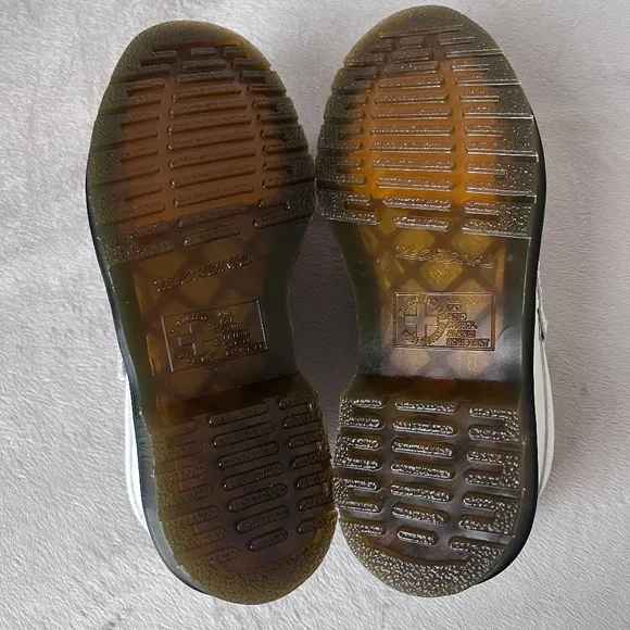 DR. MARTENS ADRIAN YS LEATHER TASSEL LOAFERS Size Men's 5 Women's 6 Whit…