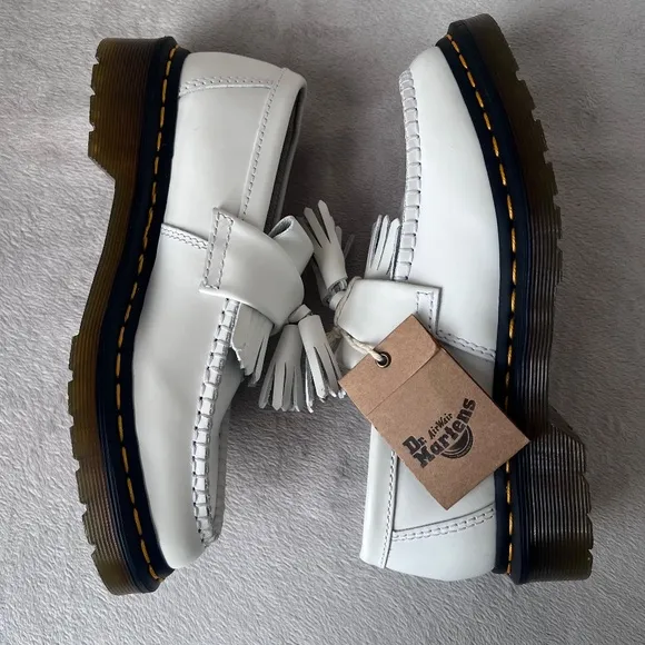 DR. MARTENS ADRIAN YS LEATHER TASSEL LOAFERS Size Men's 5 Women's 6 Whit…