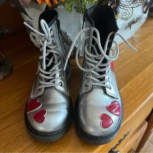 Dr. Martens Boots Metallic Silver w/ Hearts Zipper Side Sz 3 Valentines