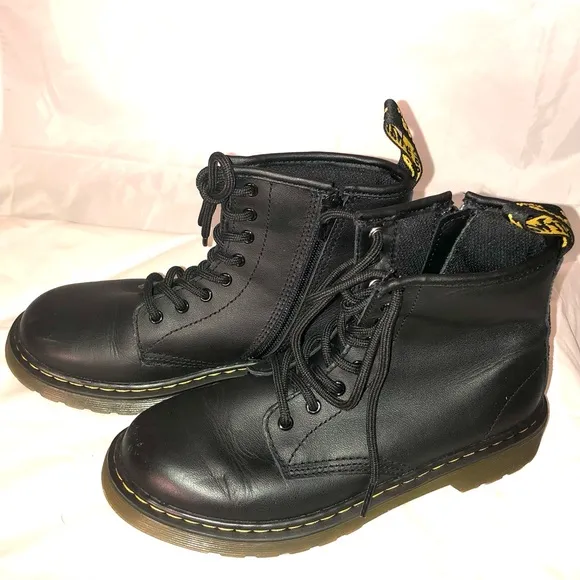 Dr. Martens boots sz 3