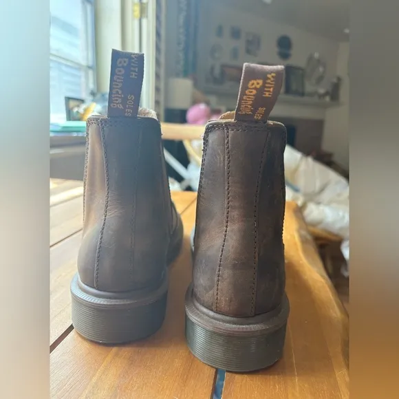 Dr. Martens Brown 2976 Crazy Horse Leather Chelsea Boots Men’s Size 6