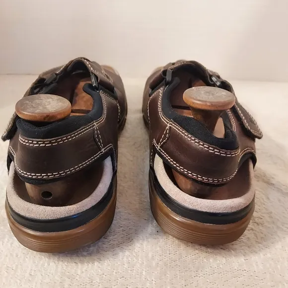 DR. MARTENS BROWN LEATHER FISHERMAN CRISS CROSS SANDALS - SIZE  12