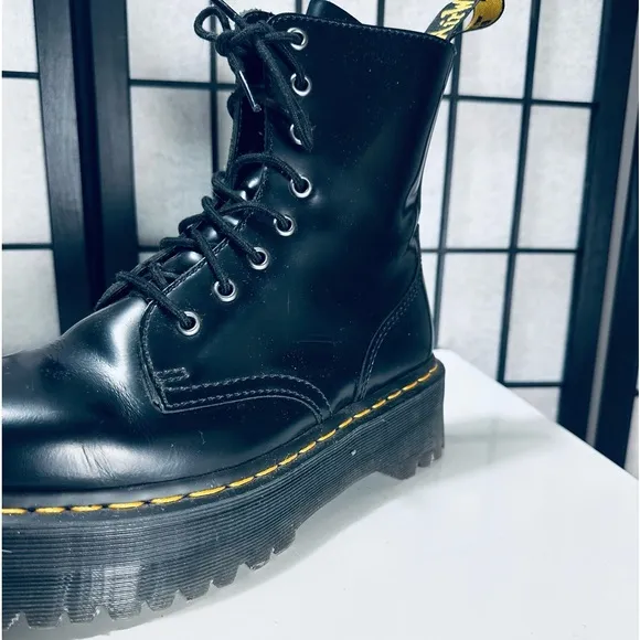 Dr. Martens Classic Black Jadon Platform 8-eye Side Zip Platform Boots