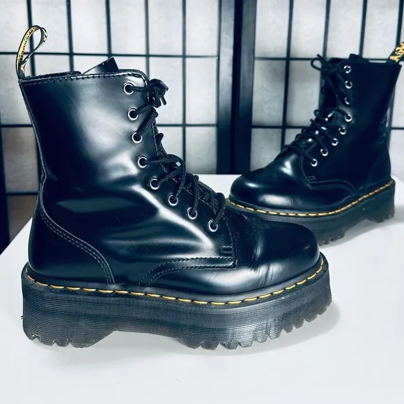 Dr. Martens Classic Black Jadon Platform 8-eye Side Zip Platform Boots