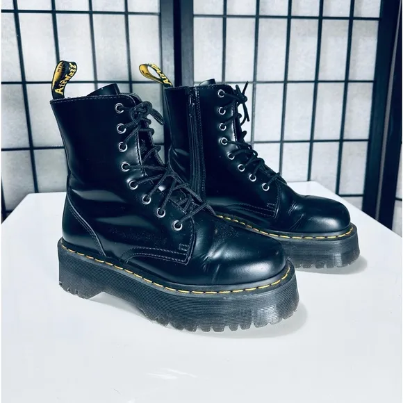 Dr. Martens Classic Black Jadon Platform 8-eye Side Zip Platform Boots