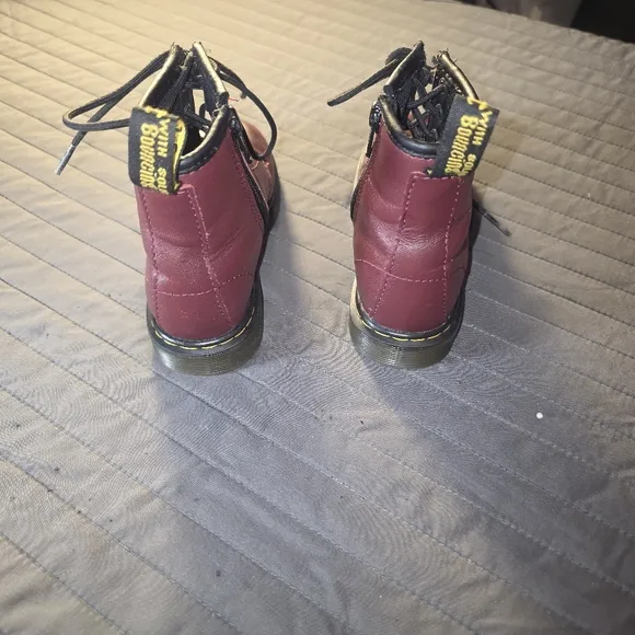 Dr. Martens Delaney Combat Boots Youth Unisex 11 Maroon Leather Side Zip GUC