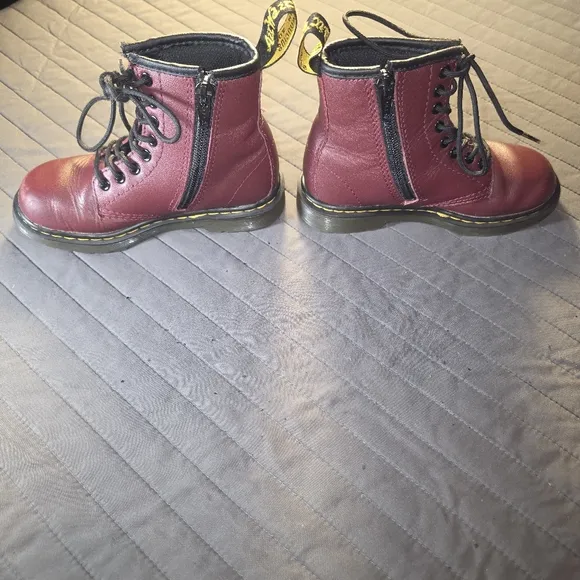 Dr. Martens Delaney Combat Boots Youth Unisex 11 Maroon Leather Side Zip GUC