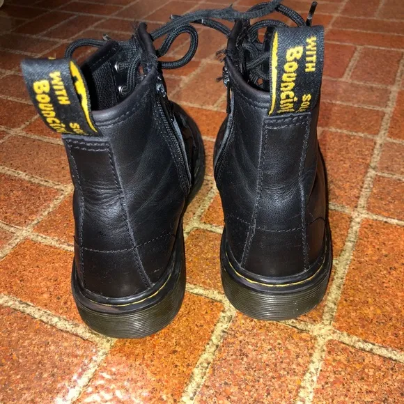 Dr Martens Unisex Kids Softy T Boots Size 2