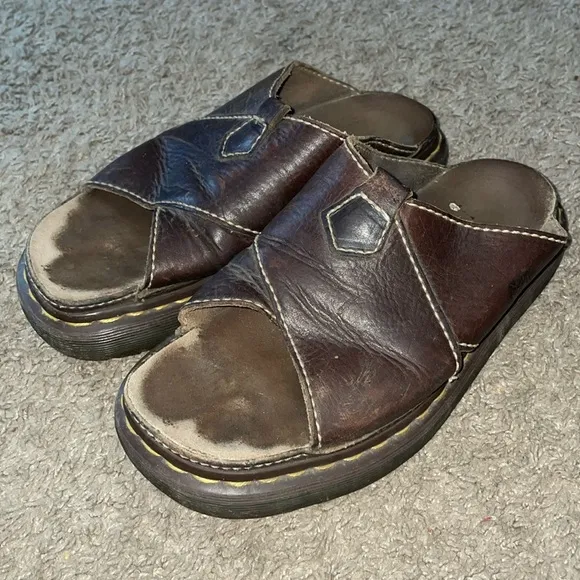 Dr. Martens Vtg 90’s unisex slide on chunky platform Airwair sandals