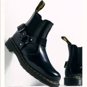 Dr. Martens Wincox Chelsea Ankle Boots Black New In Box