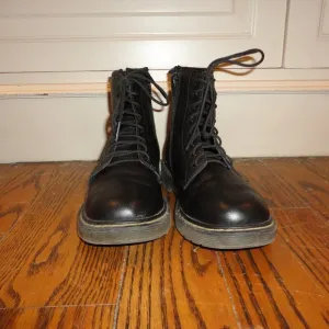 DR. MARTENS Women's Black Leather &quot;Delaney&quot; Zip Up Boots Size 5 (US L5/US M4)