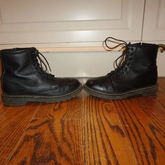 DR. MARTENS Women's Black Leather &quot;Delaney&quot; Zip Up Boots Size 5 (US L5/US M4)