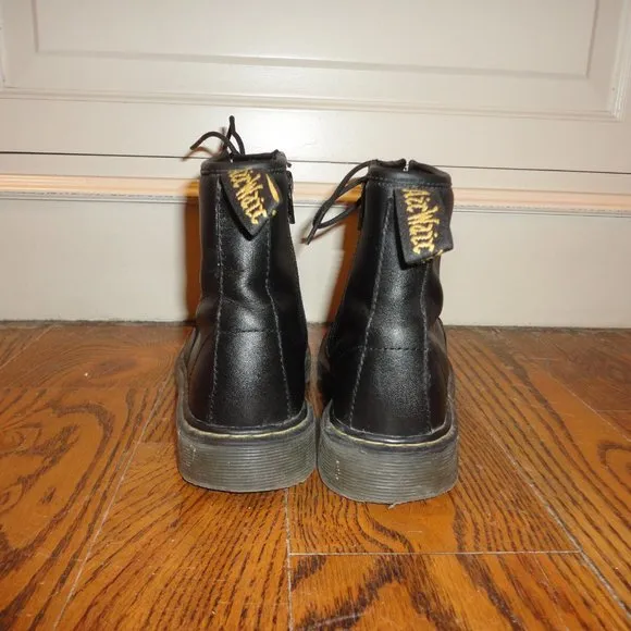 DR. MARTENS Women's Black Leather &quot;Delaney&quot; Zip Up Boots Size 5 (US L5/US M4)