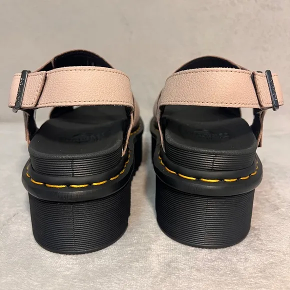 Dr. Martens Women's Voss Quad Leather Chunky Platform Sandal  Size 11