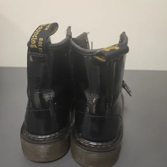 Dr Martens Youth Kids Black Delaney  Side Zip Boots Glossy Sz 3 DOC
