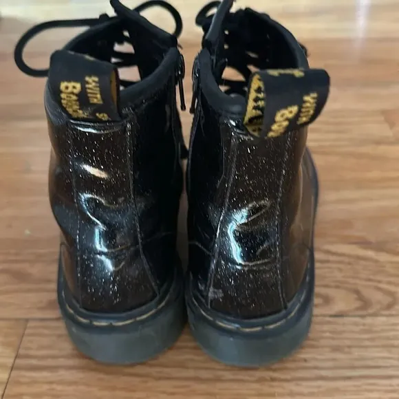Dr Martens sz 2 patent leather glitter side zip boots wear shown good condition