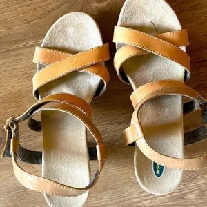 Dr. scholls leather sandals