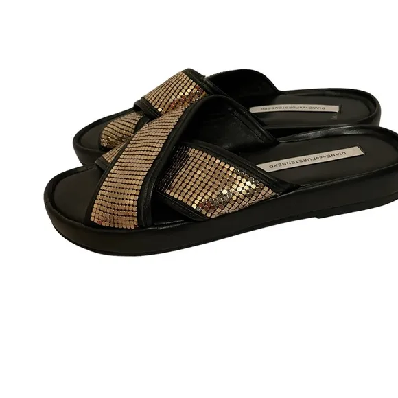 DVF Diane Von Furstenberg Gold Metallic Slides Size 7 Comfy