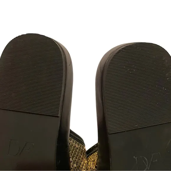 DVF Diane Von Furstenberg Gold Metallic Slides Size 7 Comfy
