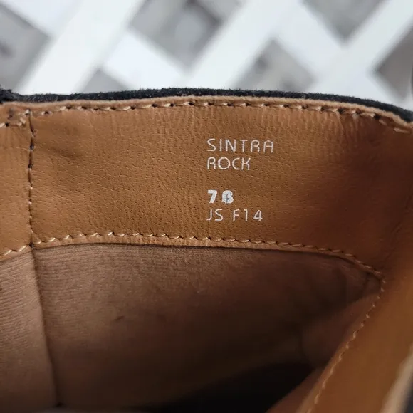 Earthies Brown Sintra Rock Leather Dual Side Zip Studded Ankle Boots Size 7