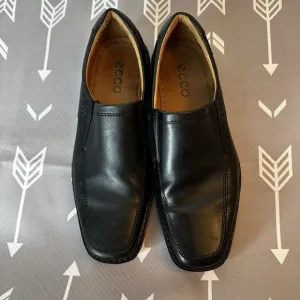 ECCO Seattle Slip On Loafers Black Leather EU 45 US 11 Comfort Arch Support EUC