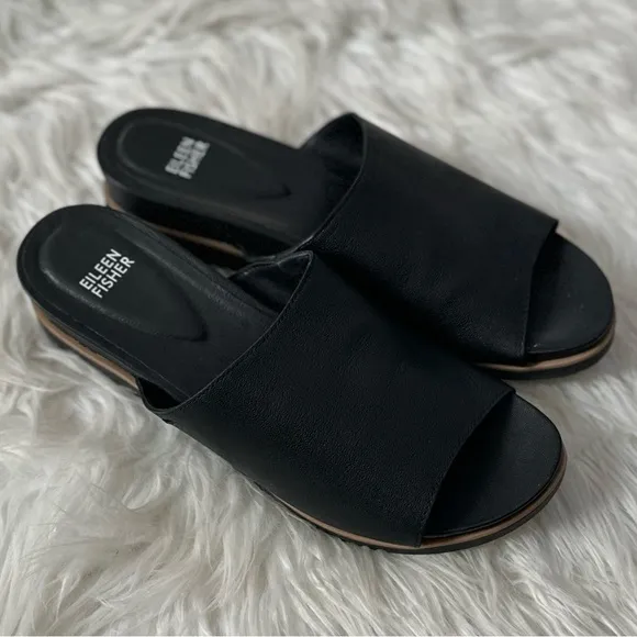 EILEEN FISHER 10 Koha Tumbled Leather Wedge Sandals in Black • Slides