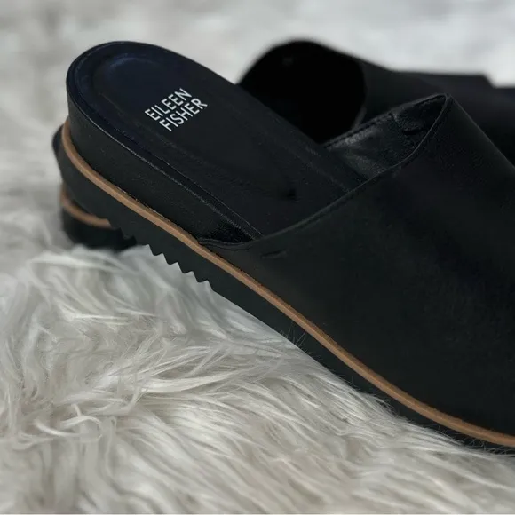 EILEEN FISHER 10 Koha Tumbled Leather Wedge Sandals in Black • Slides