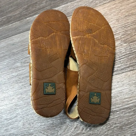 El NaturaLista brown leather sandals size 42 (d198)