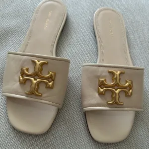 Eleanor slide Tory Burch