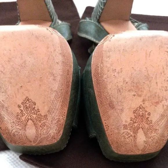 Elie Tahari Distressed Green Leather Platform Chunky Heeled Sandals Size 10 EUC