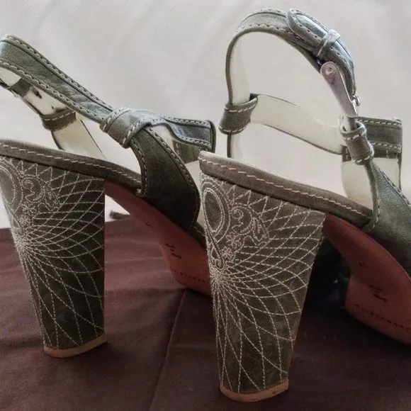 Elie Tahari Distressed Green Leather Platform Chunky Heeled Sandals Size 10 EUC