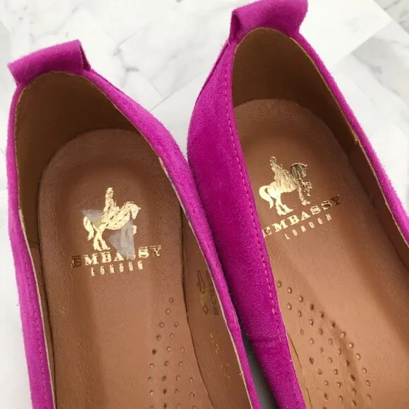 EMBASSY LONDON Magenta Suede Flats Size EU= 39/ US= 8