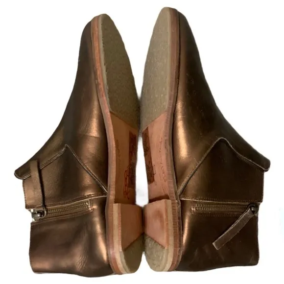 EMU Bronze Leather Ankle Boots Side Zip 10