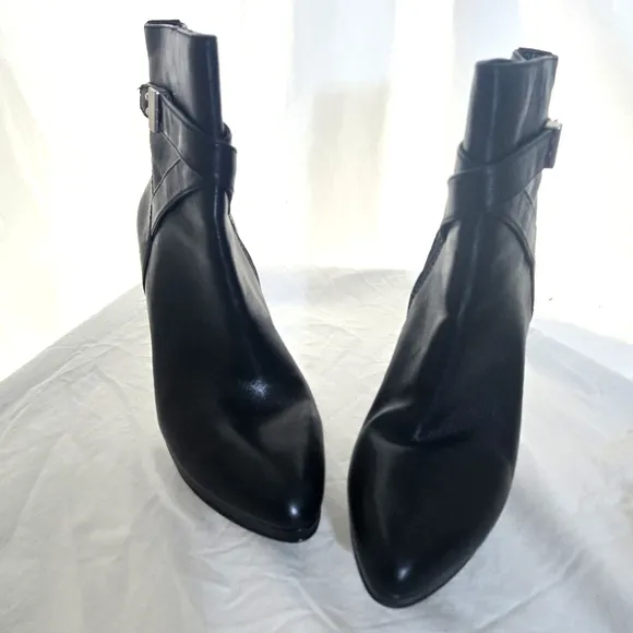 Enzo Angiolini Leather Booties NWOB ❤️